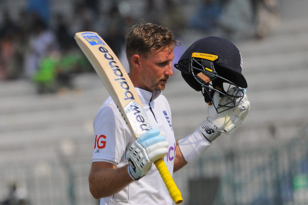 epa11652541 England's Joe Root walks back to the pavilion after his dismissal during the fourth day of the first Test between Pakistan and England at Multan Cricket Stadium in Multan, Pakistan, 10 October 2024.  EPA/FAISAL KAREEM
